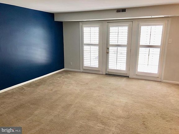 3rd image of 12705 Gordon Blvd APT 29