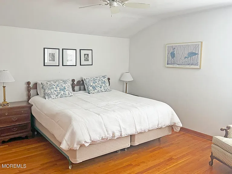 416 Salem Ave — Photo 7