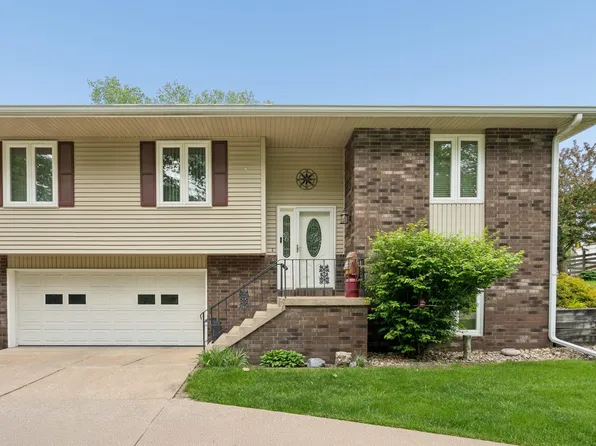 870 47th Ave Unit 2, East Moline, IL 61244