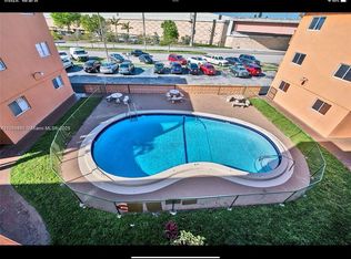 2330 NW 11th St #13, Miami, FL 33125