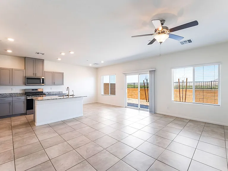 410 Larksong Ave — Photo 2