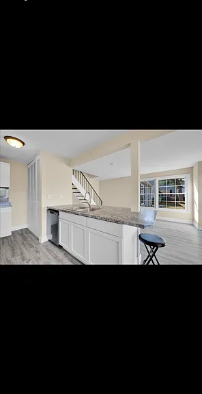 496 Darlene Ln #B — Photo 9