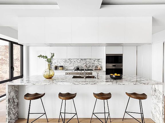 5th image of 54 Macdougal St Unit Penthouse
