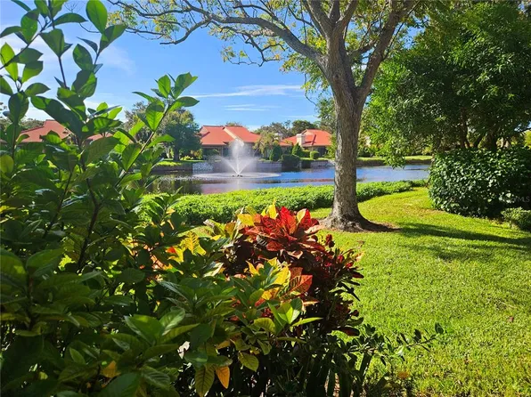 5027 Kestral Park Dr #64, Sarasota, FL 34231