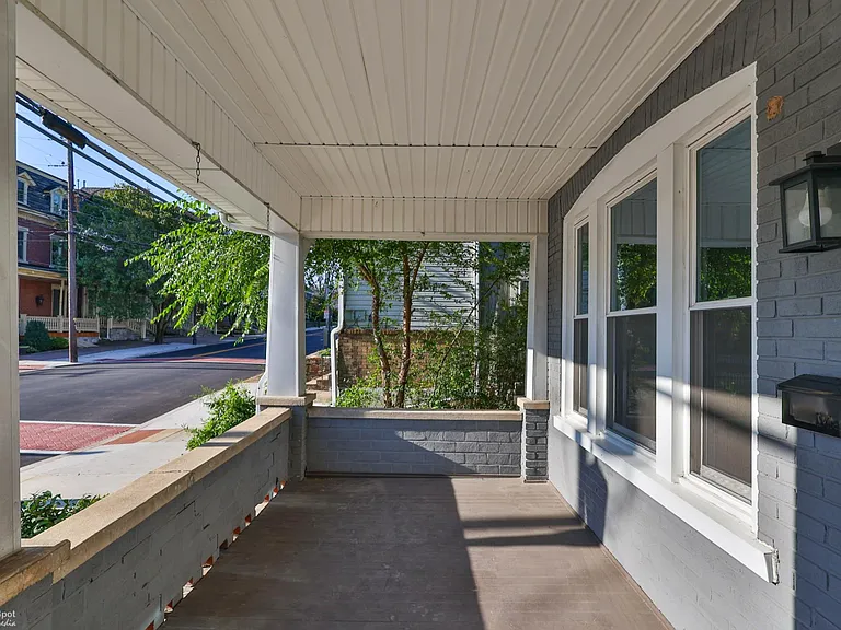 38 S Main St — Photo 3