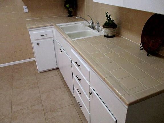 5th image of 3006 Layton Ave