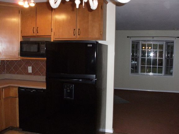 3rd image of 3421 N Valleyview Dr