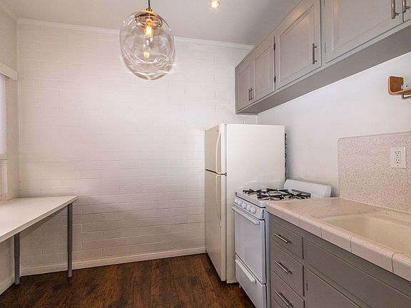 5th image of 4486 Valeta St #0