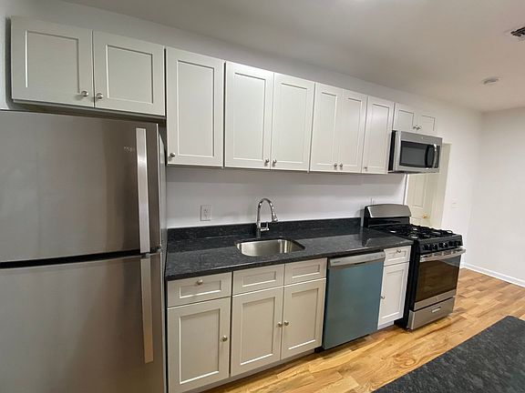 4th image of 602 5th Ave Rear 102