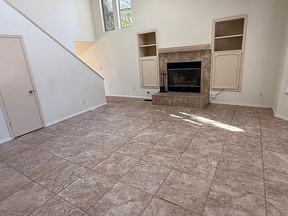 3rd image of 2511 E Vine Ct