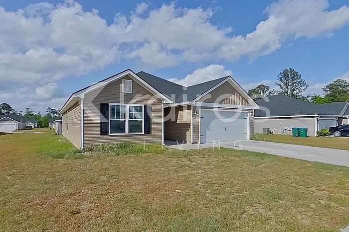 3 bed, 2.0 bath, 1470 sqft, $1,895 — Photo 2
