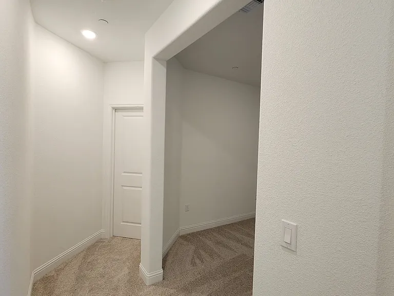 1449 Ascot Ln — Photo 20