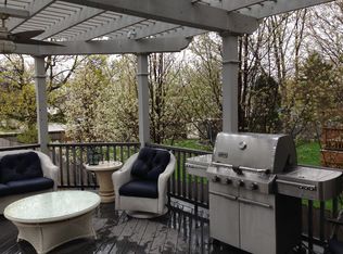 3031 Old Glenview Rd, Wilmette, IL 60091