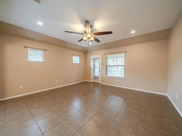 304 Jack Ryan Ln — Photo 31