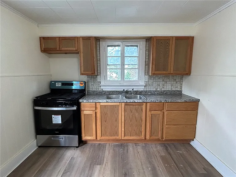 42 Villa St #UPPER — Photo 4