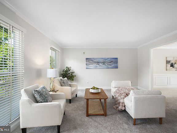 5th image of 6102 New Pembrook Ln