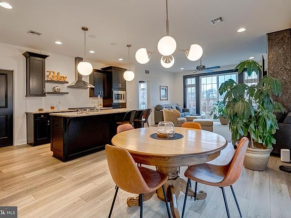5th image of 1327 Carnegie Way