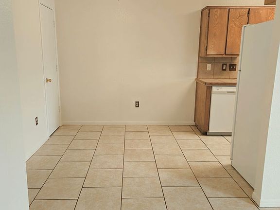 3rd image of 311 E Avenue A #A