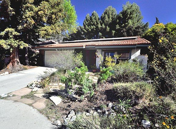 2nd image of 414 Pacific Cir