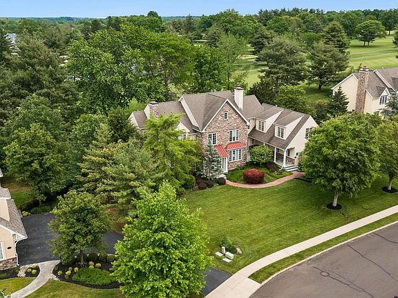 2nd image of 11 Wordsworth Dr