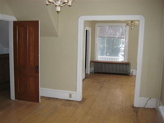 2nd image of 222-224 3RD AVE