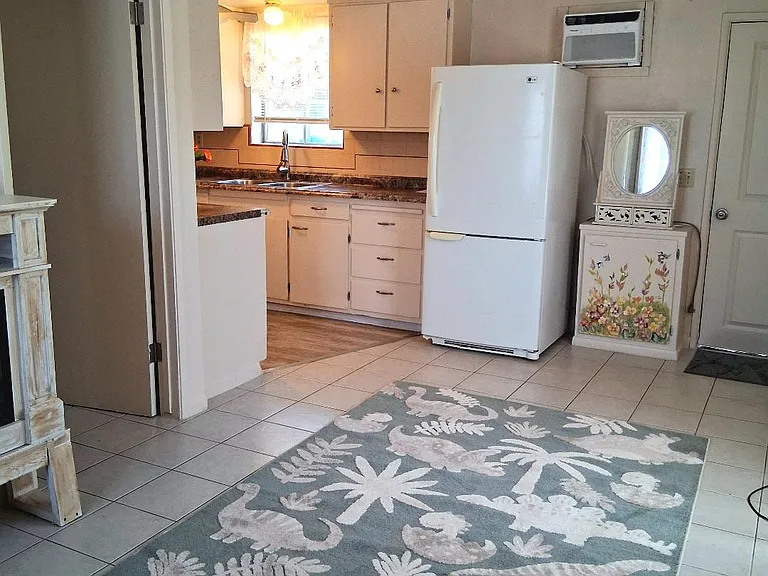 590 1/2 Rio Vista Ave — Photo 3