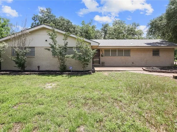 305 Brookside Dr W, Bryan, TX 77801