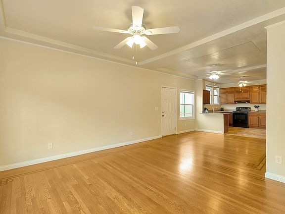 4th image of 477 Stow Ave