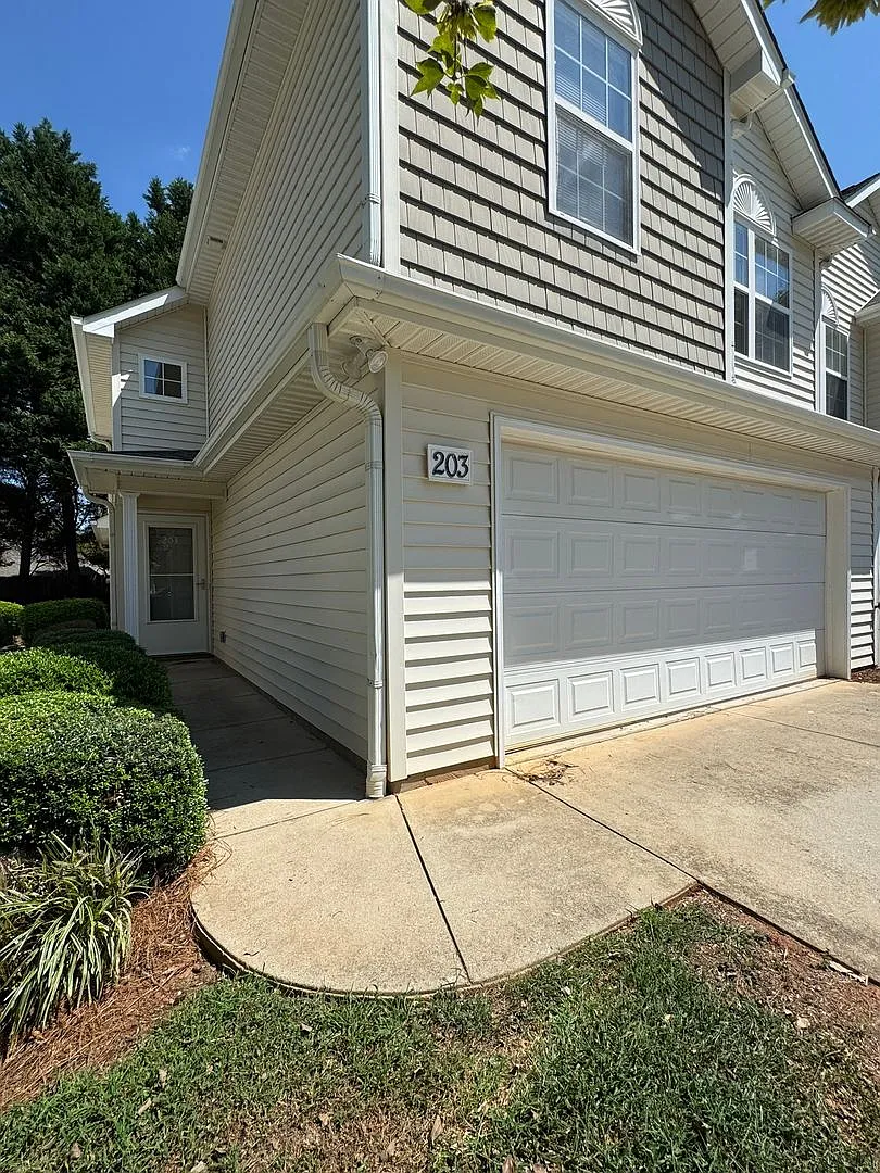 203 Clusters Circle — Photo 3