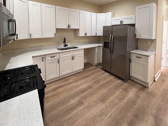 2nd image of 1234 S Central Park Ave #2R