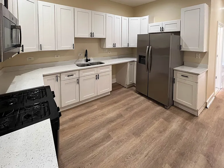 1234 S Central Park Ave #2R — Photo 2