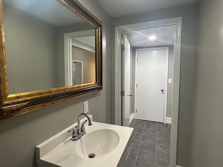 509 Columbia St — Photo 12