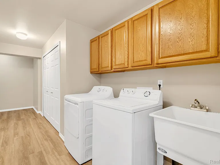 8208 Chesapeake Cir — Photo 30