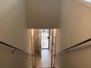 7417 1/2 Crenshaw Blvd, Los Angeles, CA 90043