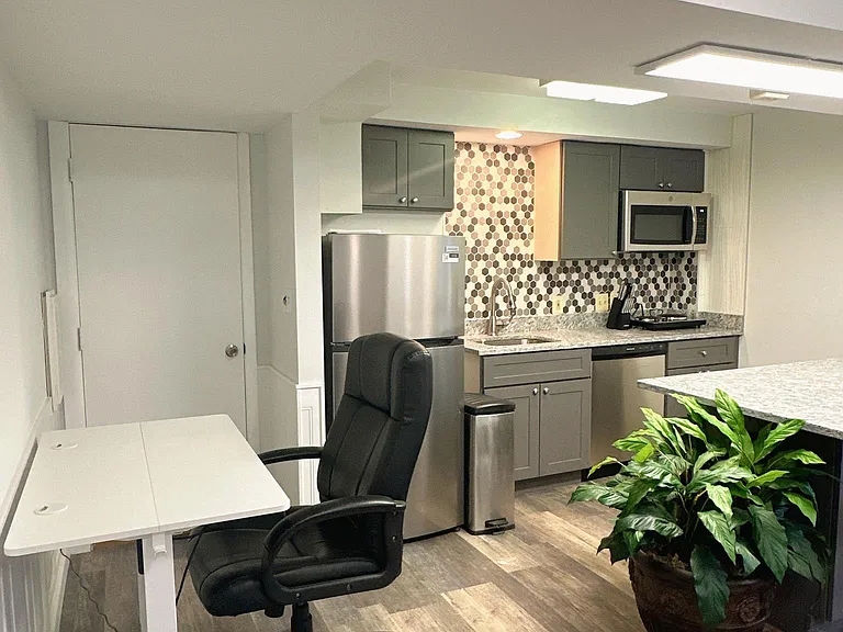 11825 Falls Rd #L101 — Photo 12