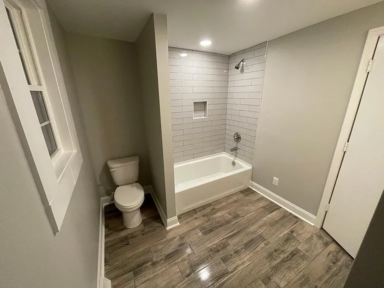 719 S Main St — Photo 2