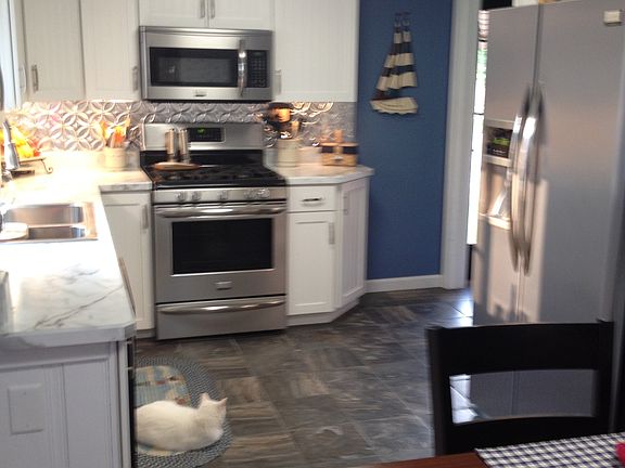 3rd image of 2890 Oakwood Dr