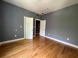 341 Cambridge St #2B, Cambridge, MA 02141