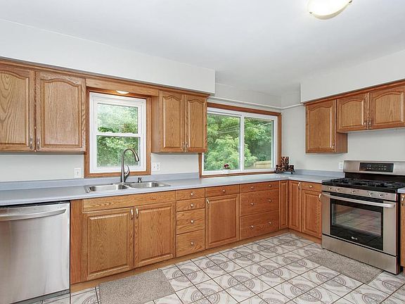 5th image of 459 11th Ave S