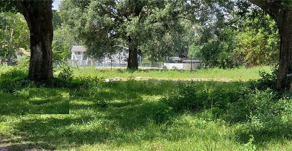 2nd image of 3203 Canal Pl