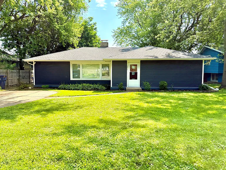 33517 N Greentree Rd — Photo 1