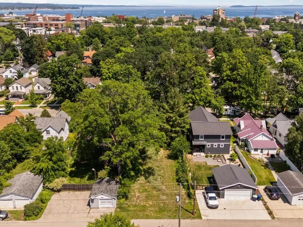 220 E 10th St #11&12, Traverse City, MI 49684