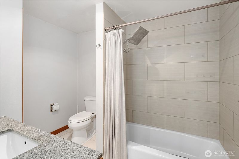 5th image of 550 Aloha Street #201