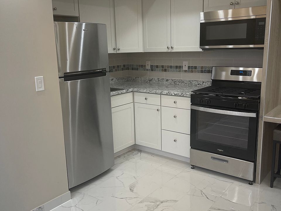 1st image of 5-7 Royalton Pl
