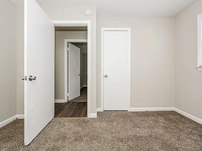 181142_028_bedroom_12962867.jpg