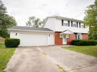 4 Community Dr, Lincoln, IL 62656