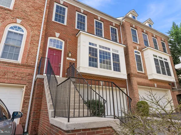 12153 Bridgend Run, Fairfax, VA 22030