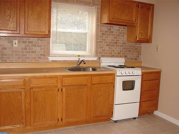 3rd image of 125 Broomall St #3