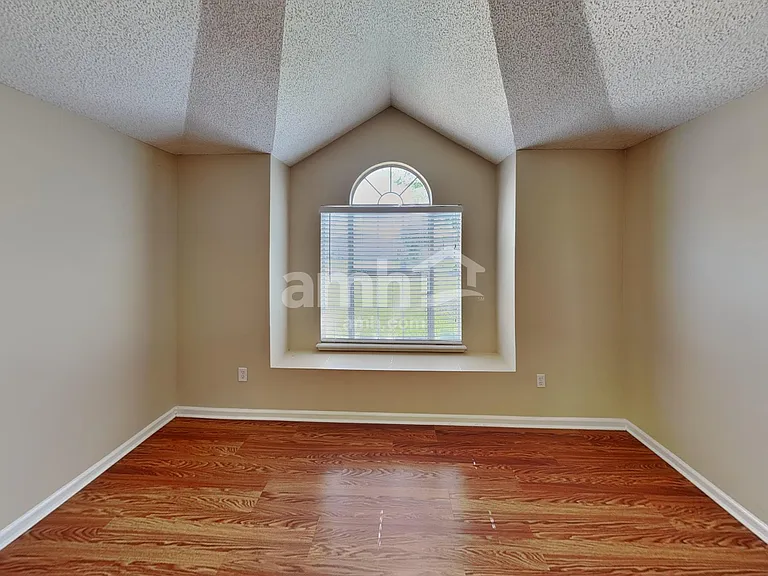 578 Prindle Dr E — Photo 7