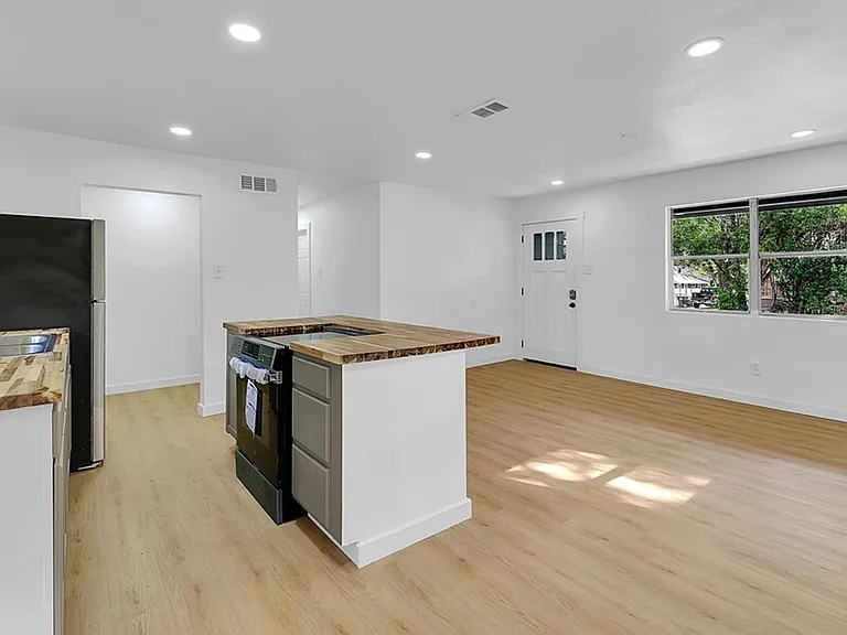 2809 Parrott Ave — Photo 7